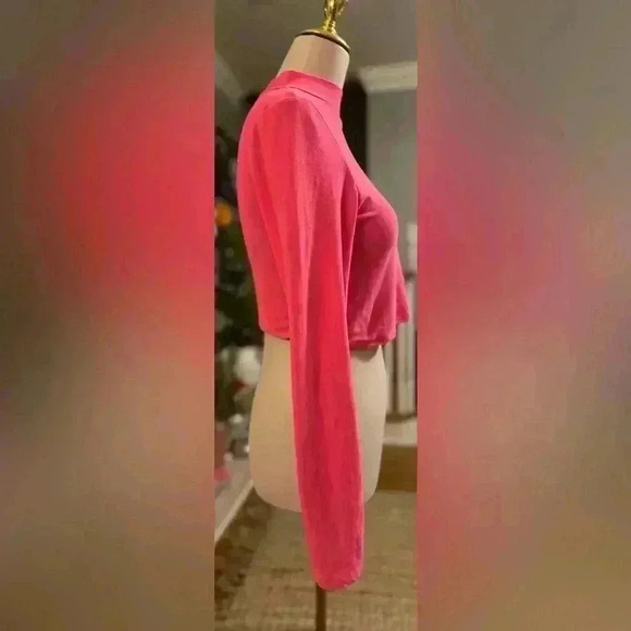 Feathers Pink Mock Neck Crop Blouse Large - Picture 3 of 7
